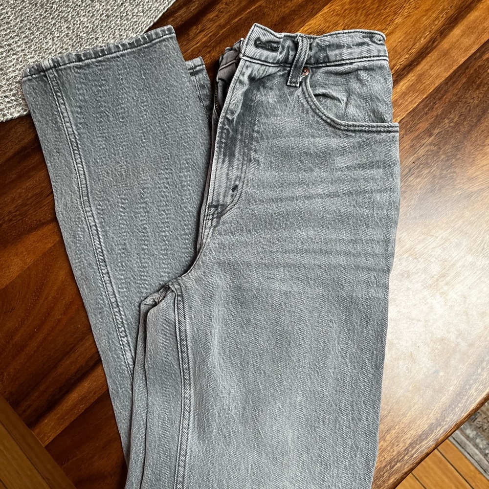 A&F High rise 90’s Relaxed Jean